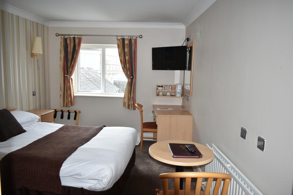 Hotel The Corralea Court à Tuam Extérieur photo
